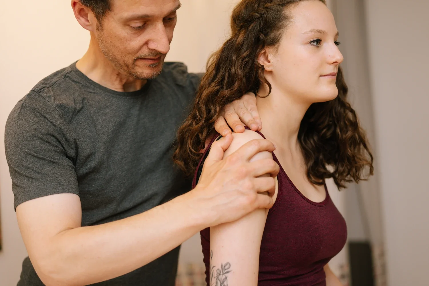 Osteopathie Schulter und Narben.webp