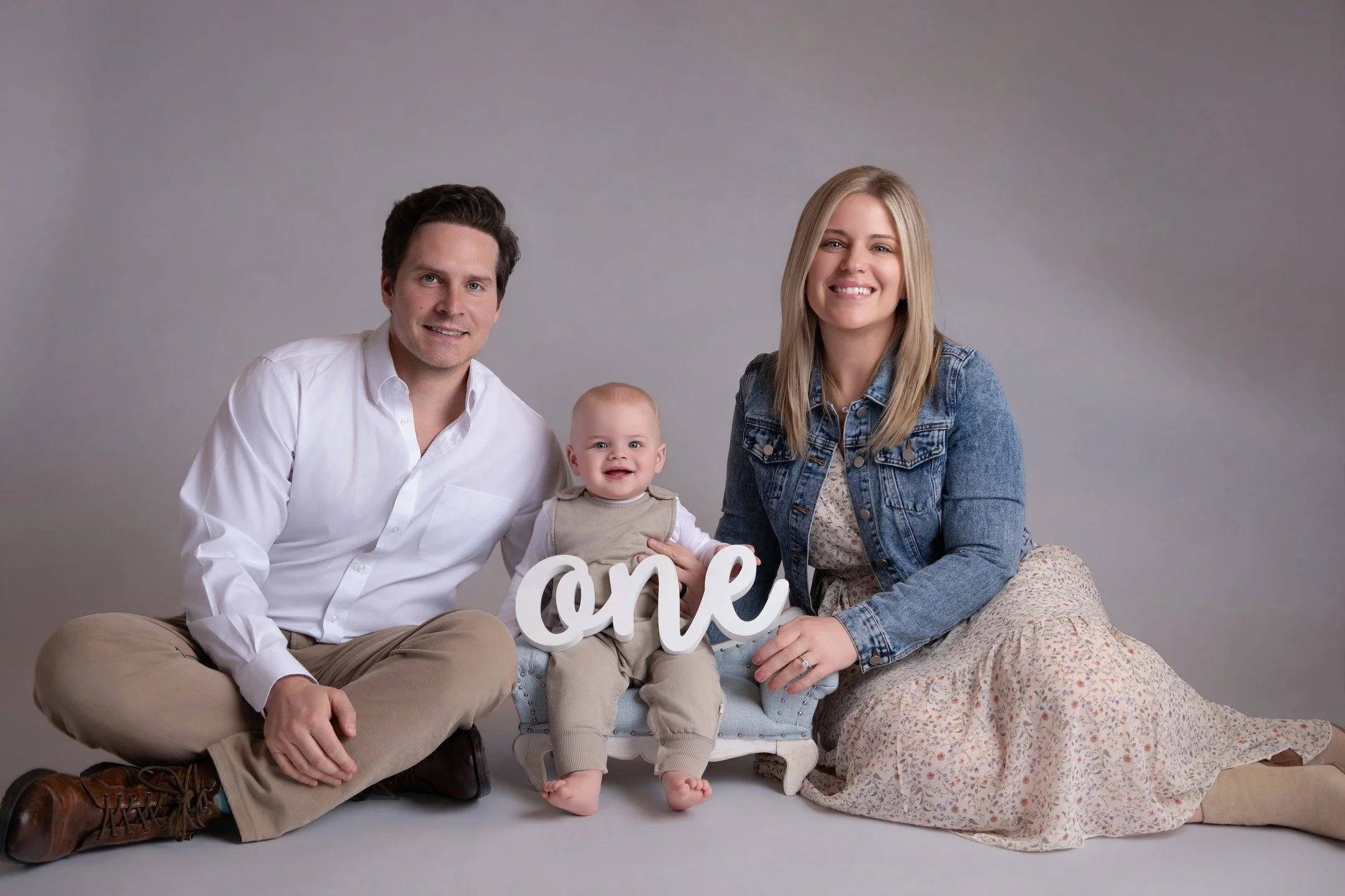 This moment comes once.
ONE year 🎂
That&rsquo;s it.
Capture it.#firstbirthday
#firstbirthdaynj
#cakesmash
#cakesmashnj
#njcakesmashphotographer
#njbabyphotographer
#njphotographer
#njfamilyphotographer
#mercercountyphotographer
#mercercountynj
#cent