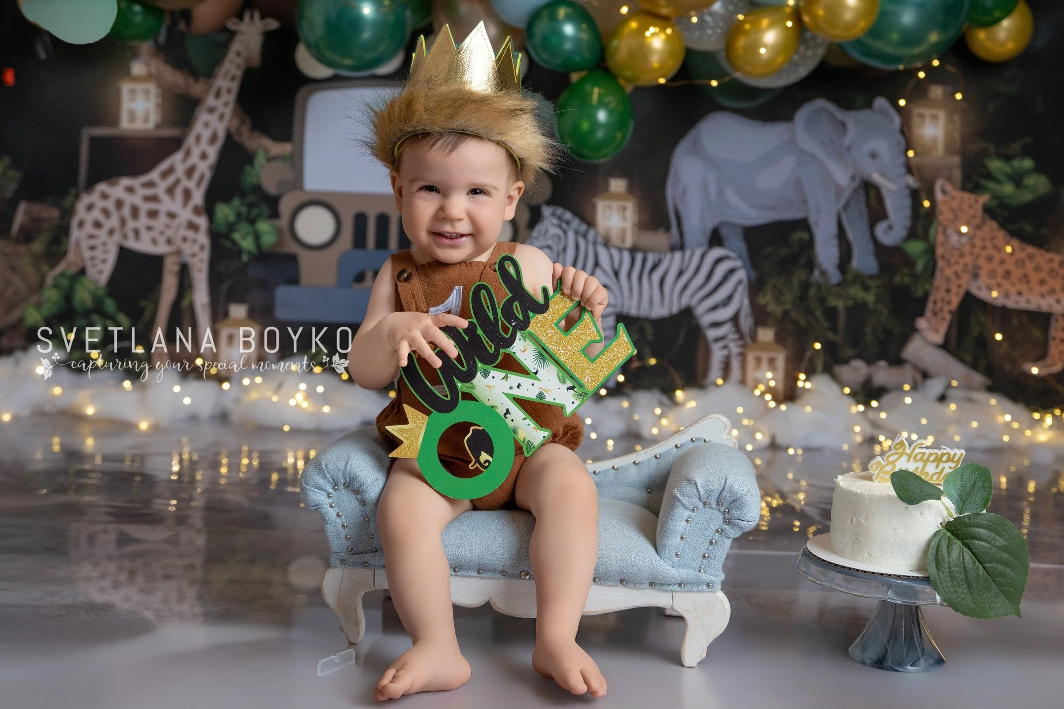 🌿 Cake Smash Preview &mdash; Jungle Theme 🐒🎂
A little jungle magic for this sweet ONE-year-old 🤍
I love how fun and playful this setup turned out!
If your baby is turning one, the best time to schedule your cake smash session is 2&ndash;3 weeks b