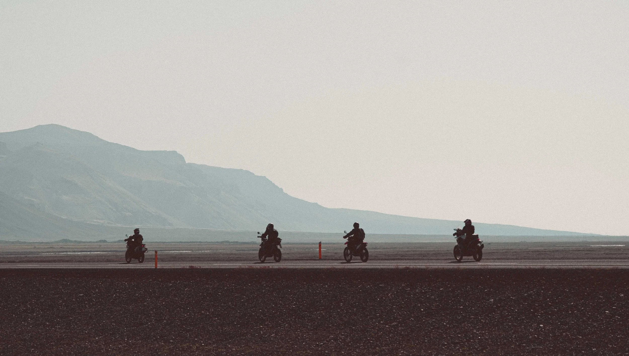 Una gran aventura el recorrer uno de los países más bonitos del planeta en moto con tus colegas.