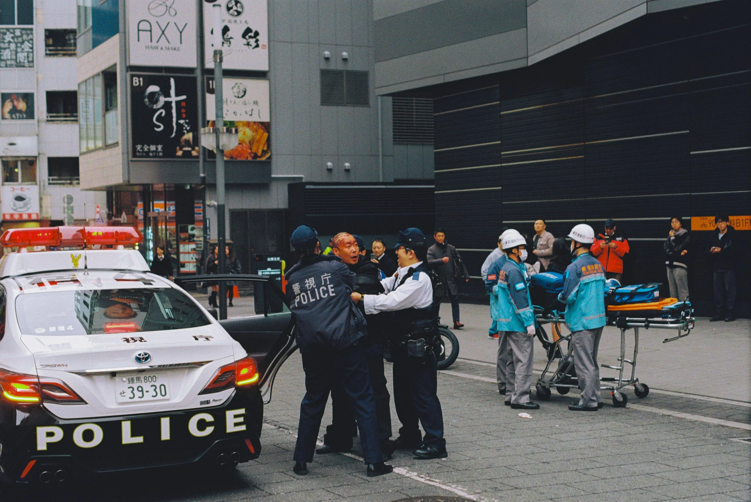 Detención de riesgo en Shinjuku.