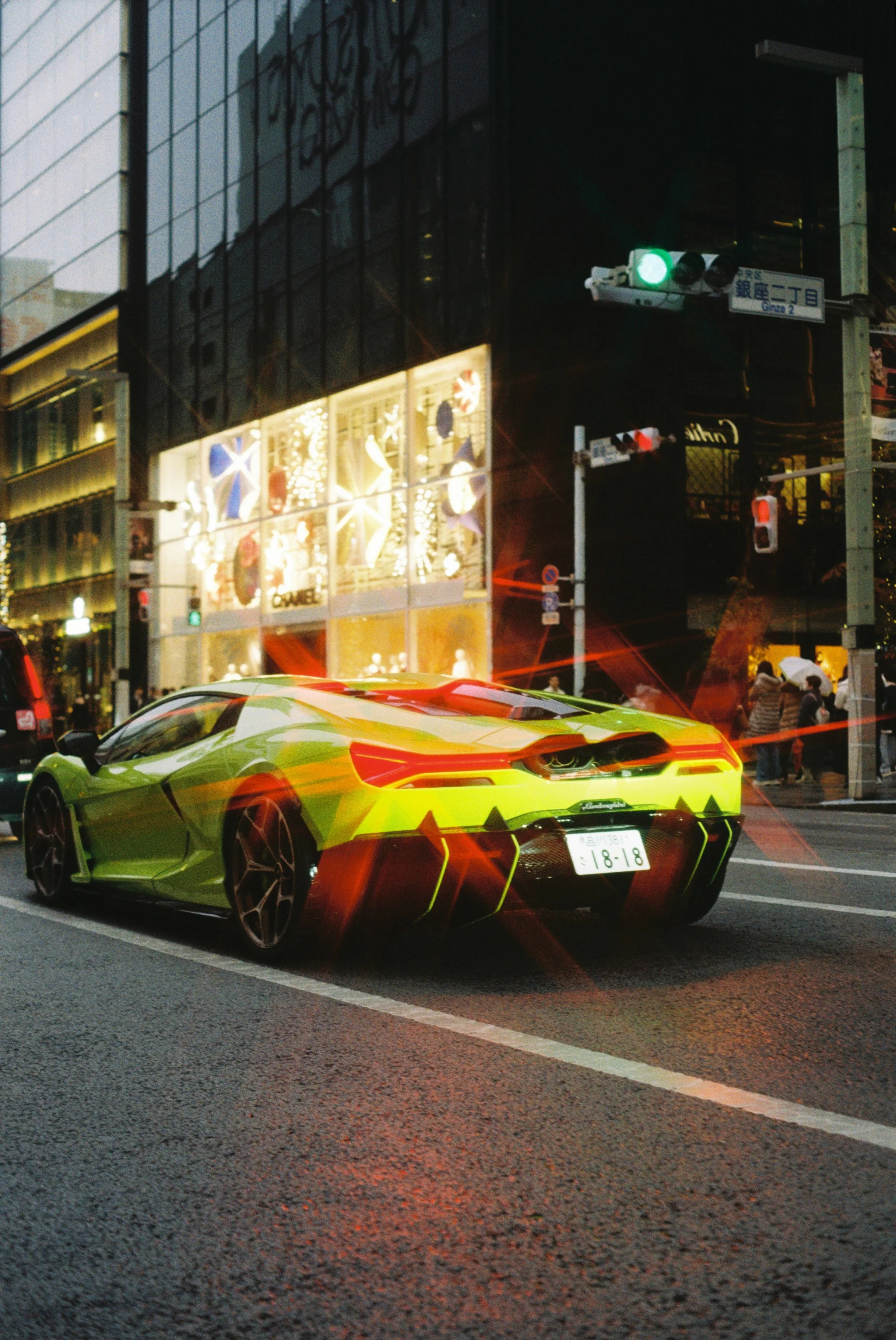 Lamborghini Huracán EVO en Ginza.