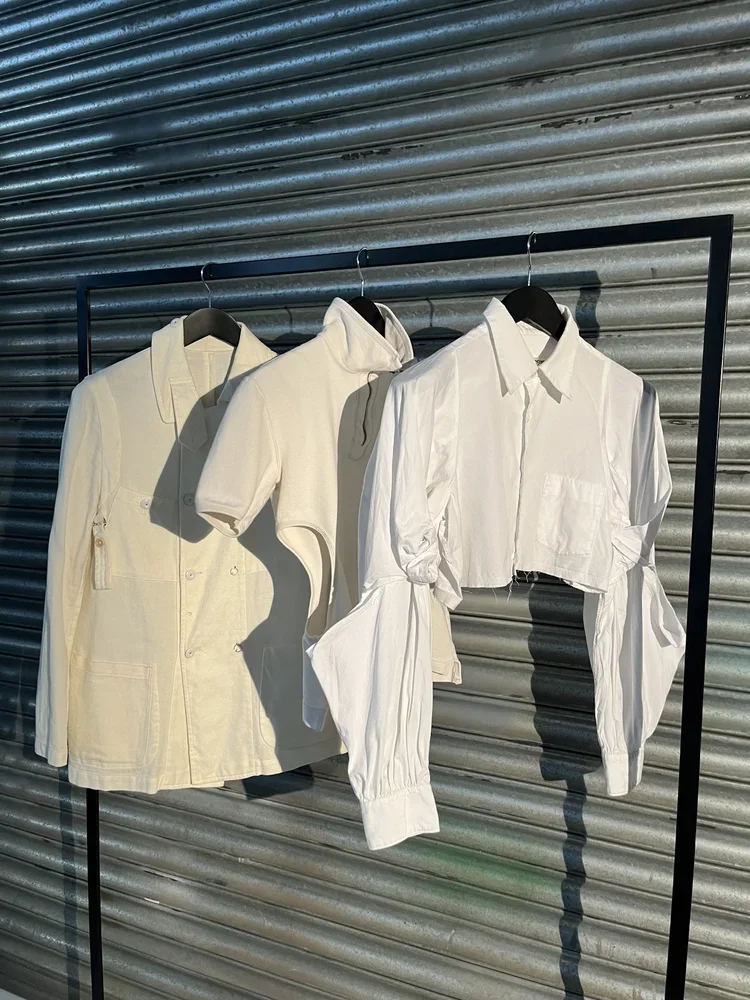 White Shirt Construction Studies | 18.01LONDON Fashion Archive

Selection of contemporary white garments exploring cropped proportions, exaggerated sleeves and innovative pattern cutting.

A curated study of contemporary white garments showcasing cut