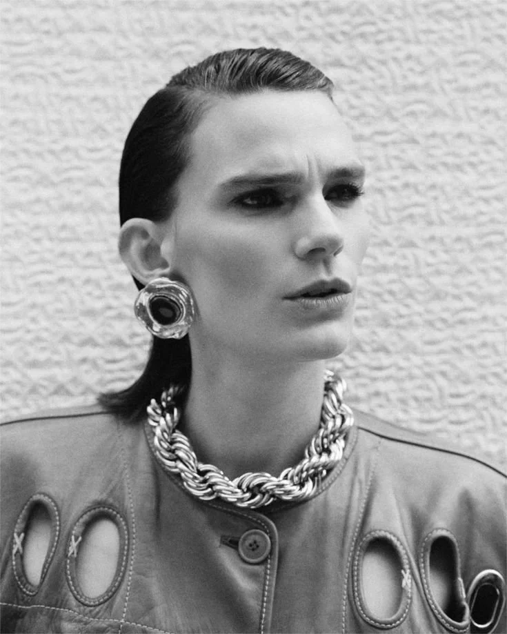 
Gianfranco Ferré Leather Jacket | 18.01LONDON Fashion Archive
Alt Text
Vintage Gianfranco Ferré leather runway jacket featuring circular cut-outs and sculptural gold jewellery styling.
Meta Description
An iconic Gianfranco Ferré leather design explo