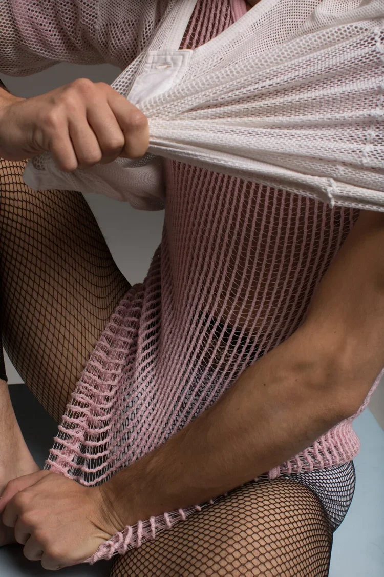 Mens Vintage Military Knit Tshirts- Open Mesh Knit Development
Layered open-knit textiles combining varied gauges and transparency to investigate texture, stretch and body mapping.
Contrasting knit structures reveal how openness and density coexist w
