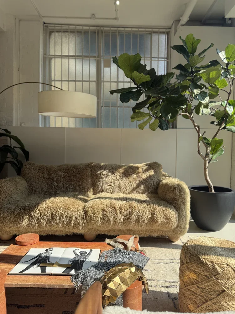 18.01LONDON Fashion Research Space | Archive Interior

Interior of the 18.01LONDON archive featuring research tables, vintage textiles and natural light.

A glimpse inside the 18.01LONDON archive, designed as a creative research destination for luxur