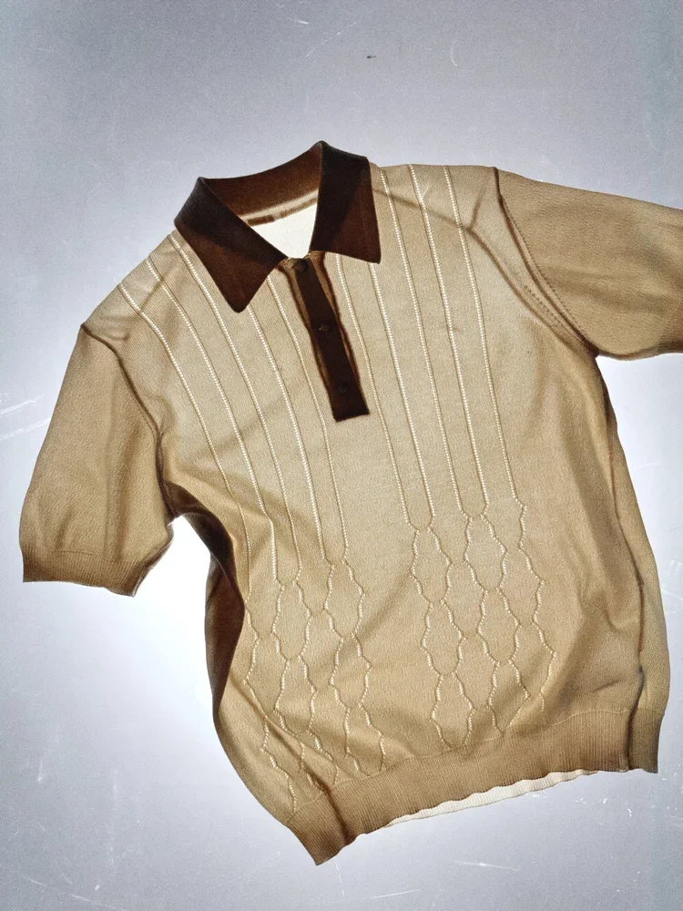 Vintage Fine Knit Polo | 18.01LONDON Archive
Fine gauge vintage knit polo with geometric stitch detailing from the 18.01LONDON fashion archive.
Subtle stitch engineering and refined knit construction for luxury design research.
