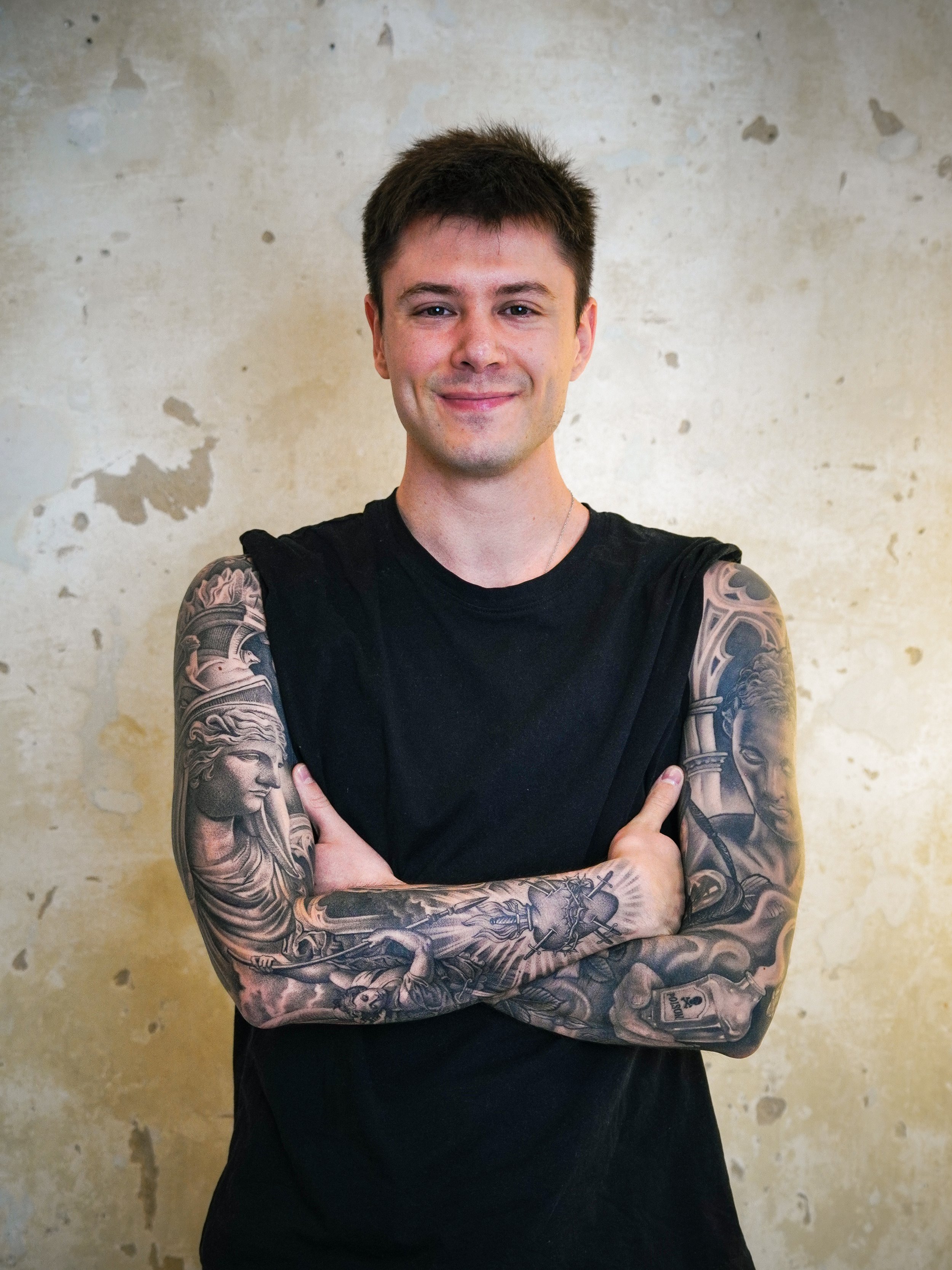 BLACK AND GREY REALISTIC SLEEVE