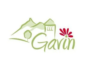 Logotipo con montañas verdes, una casa, un árbol y una flor roja, con la palabra 'Garin' en letras verdes.