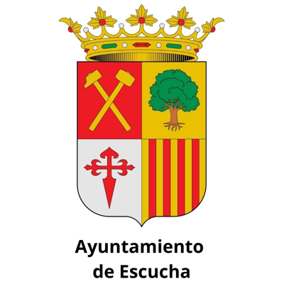 Escudo de armas con una corona en la parte superior, dividido en cuatro cuarteles con un martillo y pico dorados, un árbol verde, una cruz roja, y barras rojas y amarillas, con texto que dice 'Ayuntamiento de Escucha'.