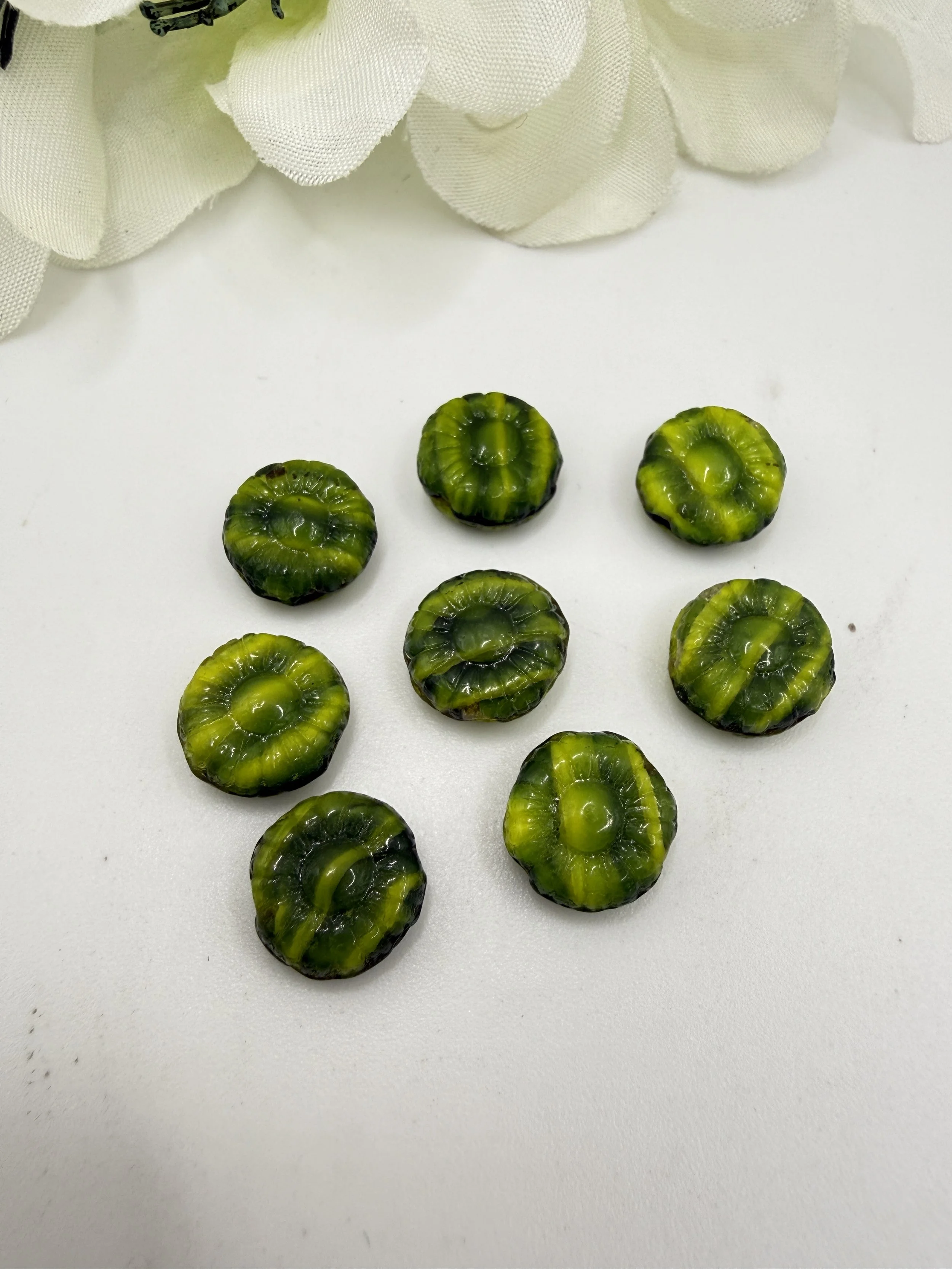 Olive Garden Czech Glass Daisy Beads - 10mm (Set of 8)