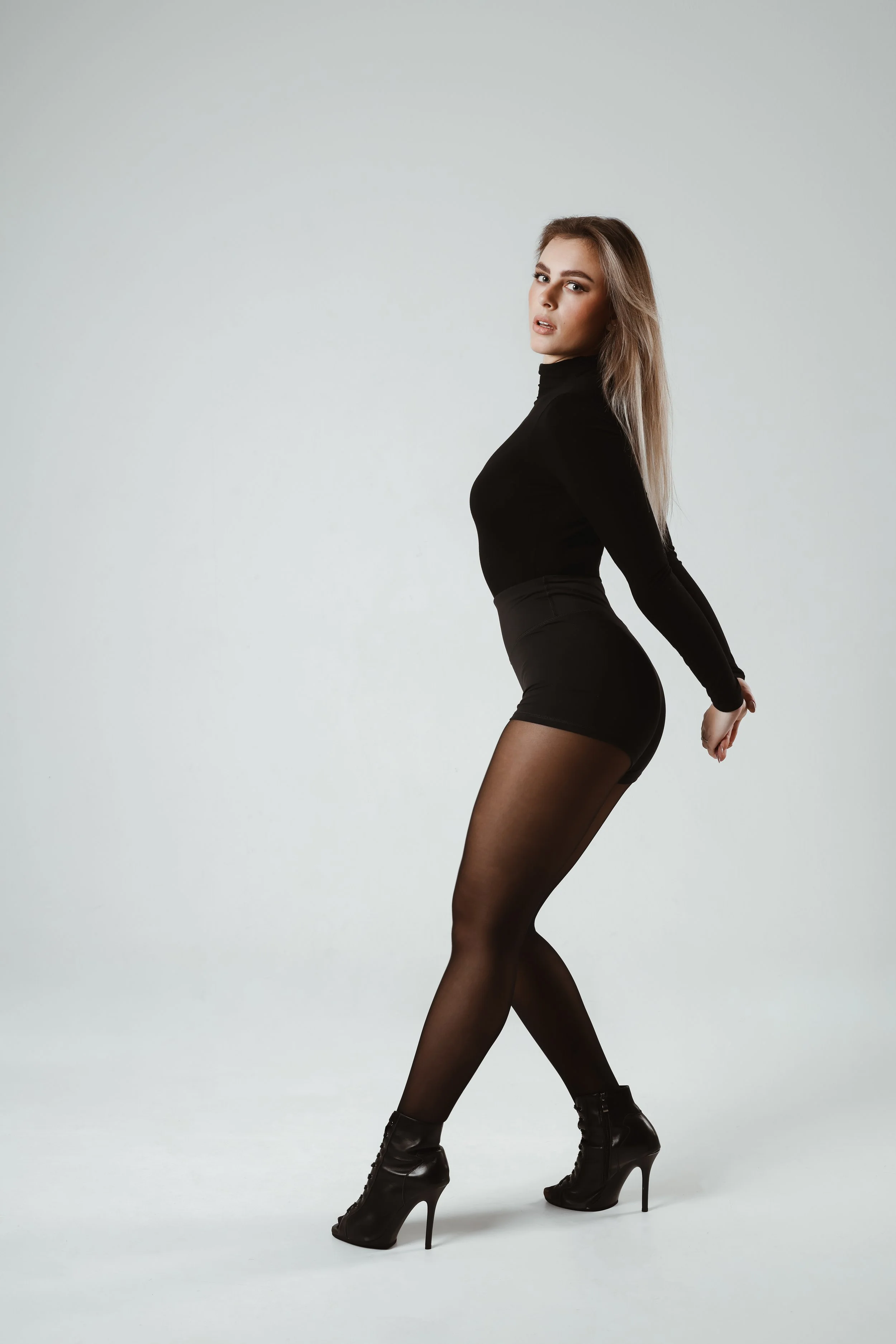 R5__0895.jpg