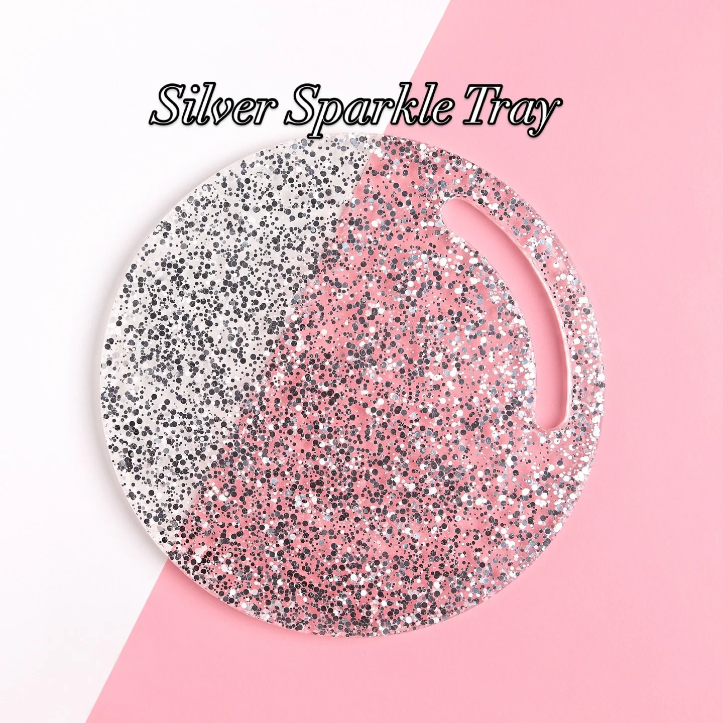 ✨Meet The Silver Sparkle Tray✨Designed to elevate everything from champagne toasts to dessert spreads, this round tray is the perfect statement piece for entertaining. Whether styled with charcuterie, sweets, cocktails, or used as a bar or vanity acc