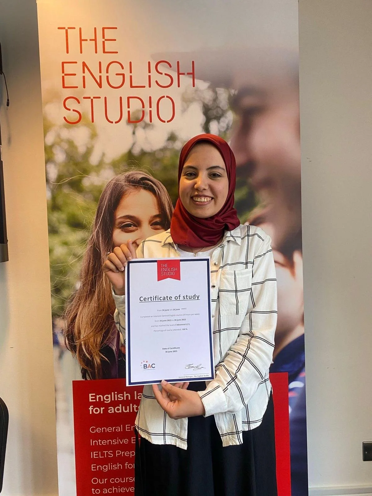 Certificate Zineb.jpg