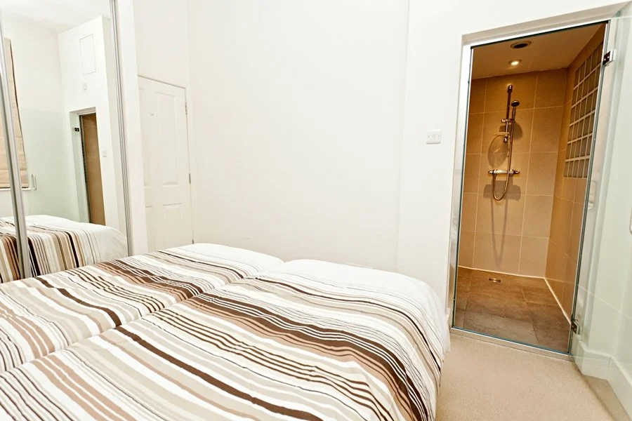 Flat1walkinshower.jpg