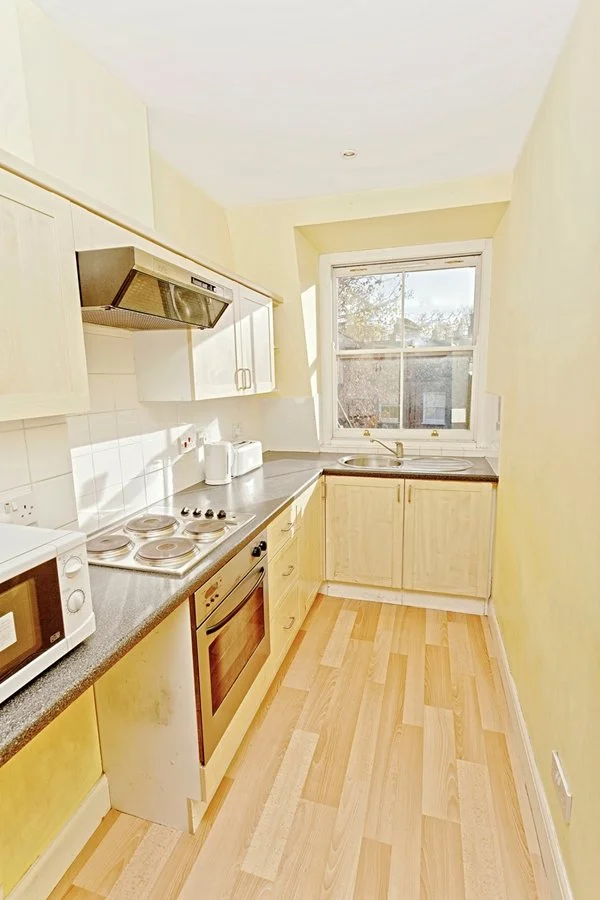 Penywernkitchentopfloor.jpg