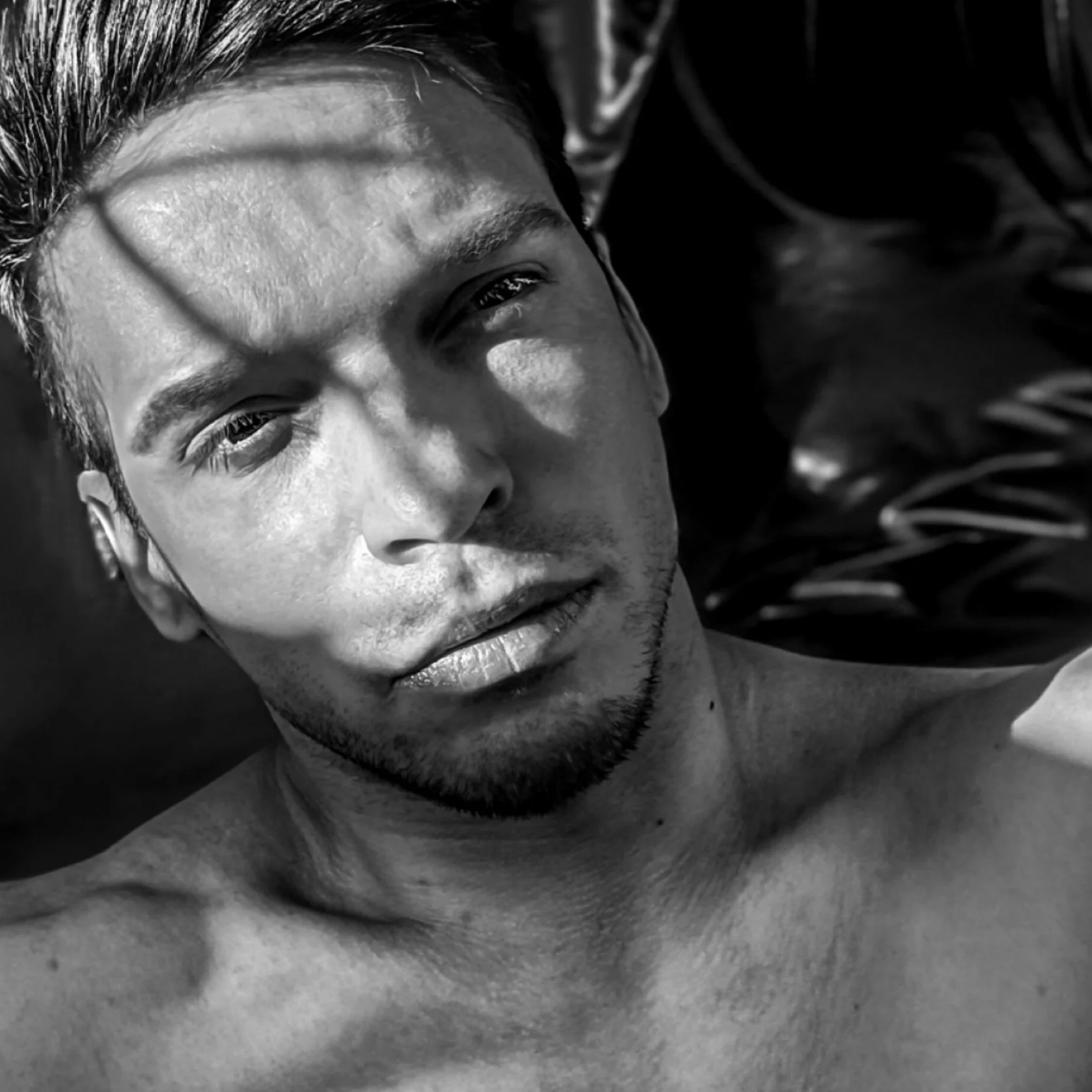 Portfolio 📷 

Black ⚜️ White 

Photoshoots Available