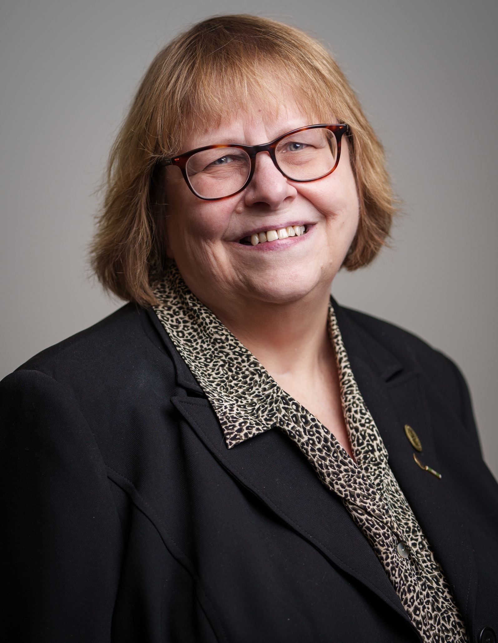Karen RJ White