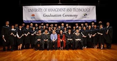 UMT President Attends Hong Kong Graduation Ceremony