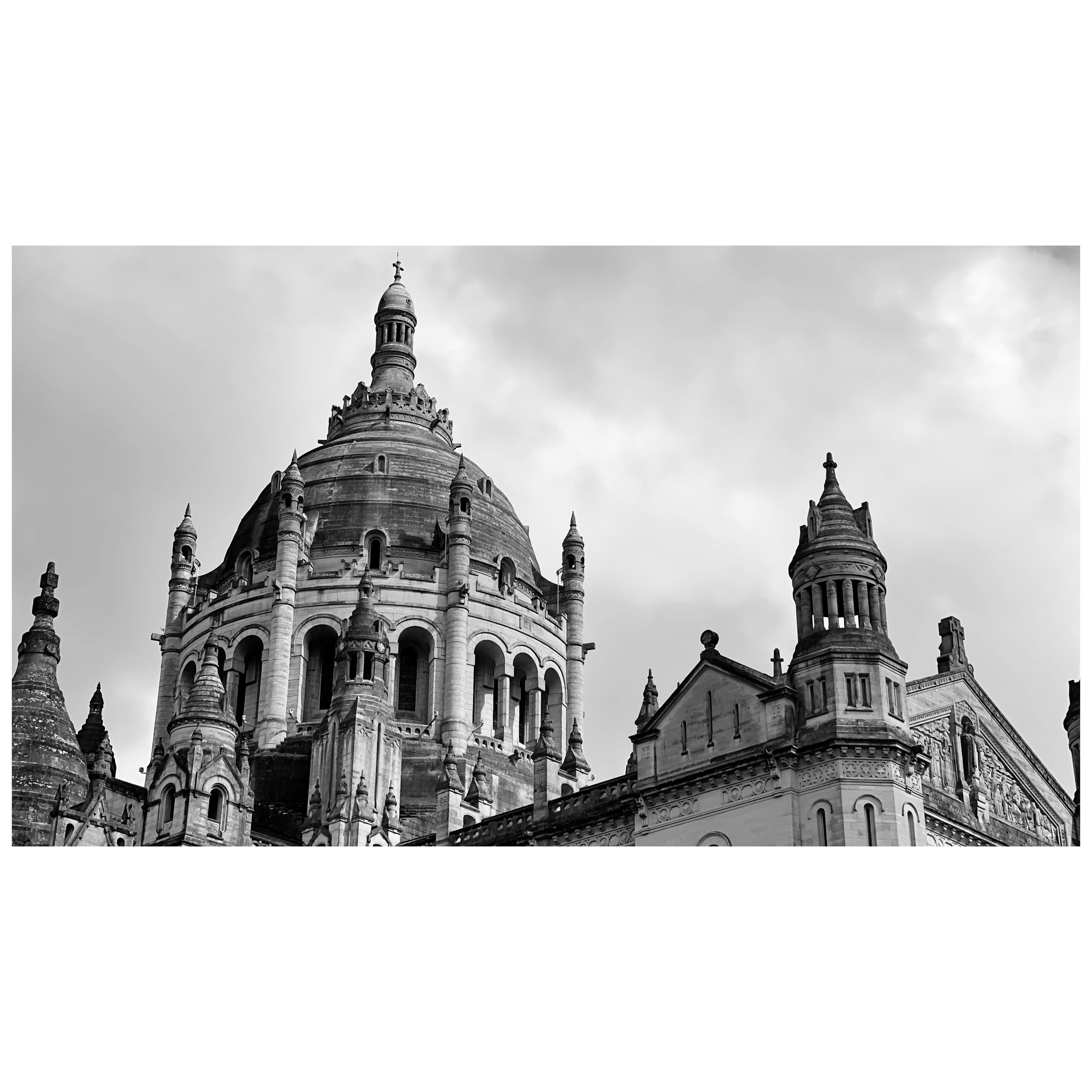 LA BASÍLICA by thomas chiverton