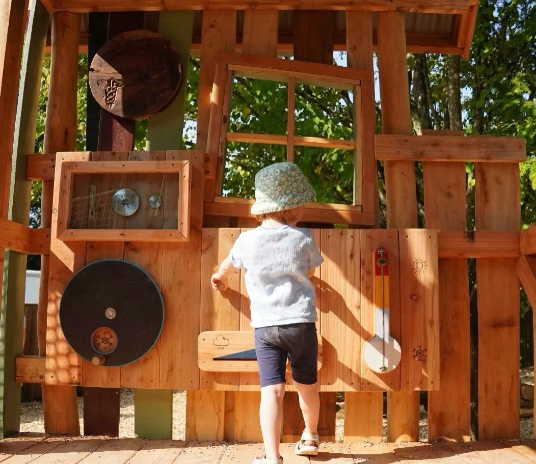 We know where the Weather Station&rsquo;s dials would be in our @westonbirtarb playground today!🌧️🌬️

The 4m tall structure was designed to resemble a handmade explorer&rsquo;s hideout, where they can monitor the weather and surrounding environment