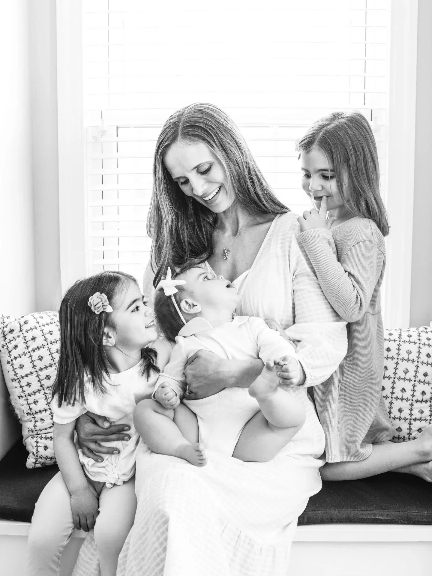Meet Ohio mom Sarah Kallile, a mom of three and the founder of @lunnie Lunnie. During the pandemic, Sarah was breastfeeding her second daughter and feeling frustrated with nursing bras that felt uncomfortable, unflattering, and constantly leaked. She