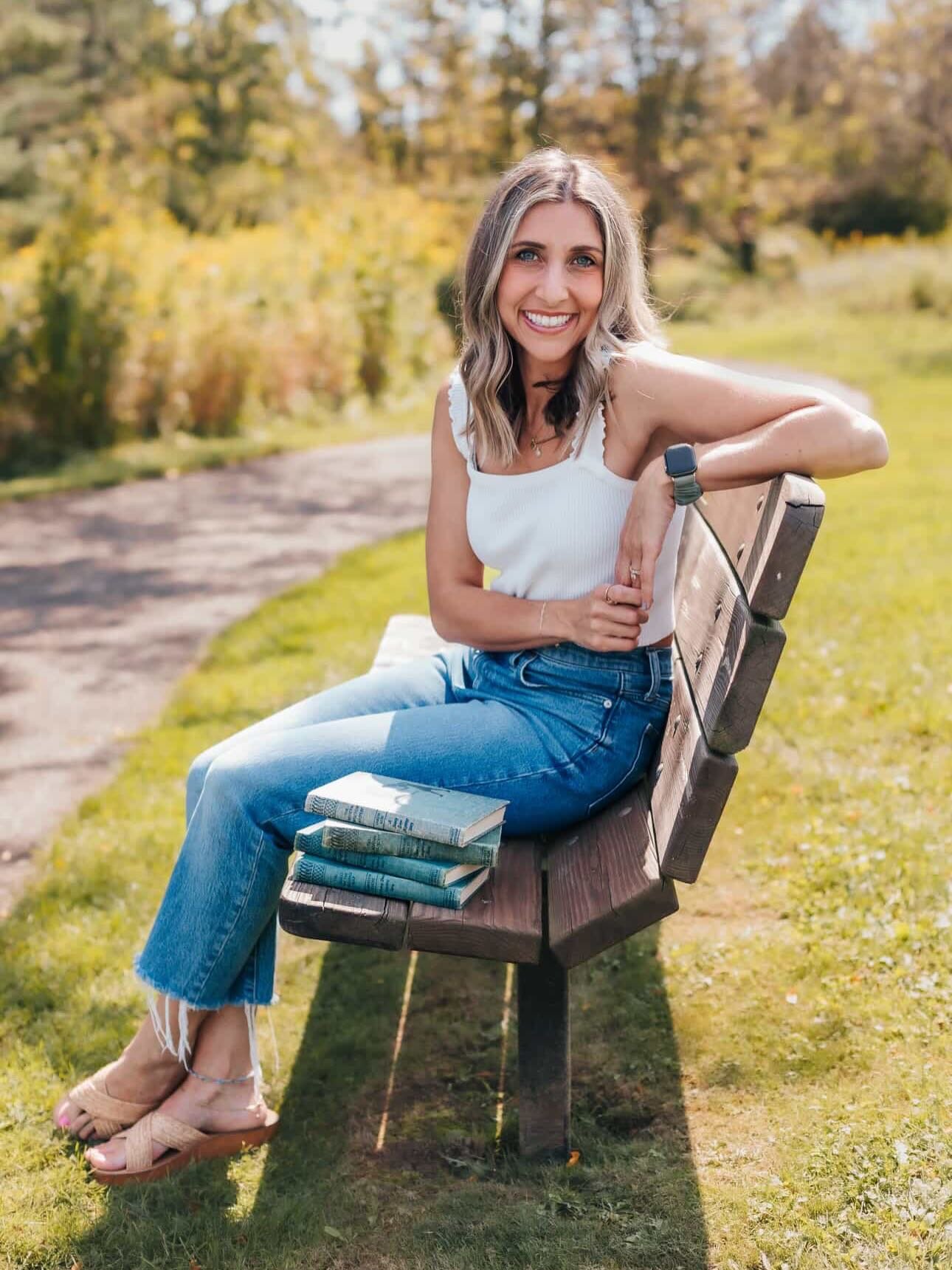Meet Abby Dosen, a mom to three girls, former educator, and author of Realistic Self Care for Moms @adosenbooks , a guided journal created to help moms take care of themselves while taking care of everyone else.
Abby is passionate about helping moms 