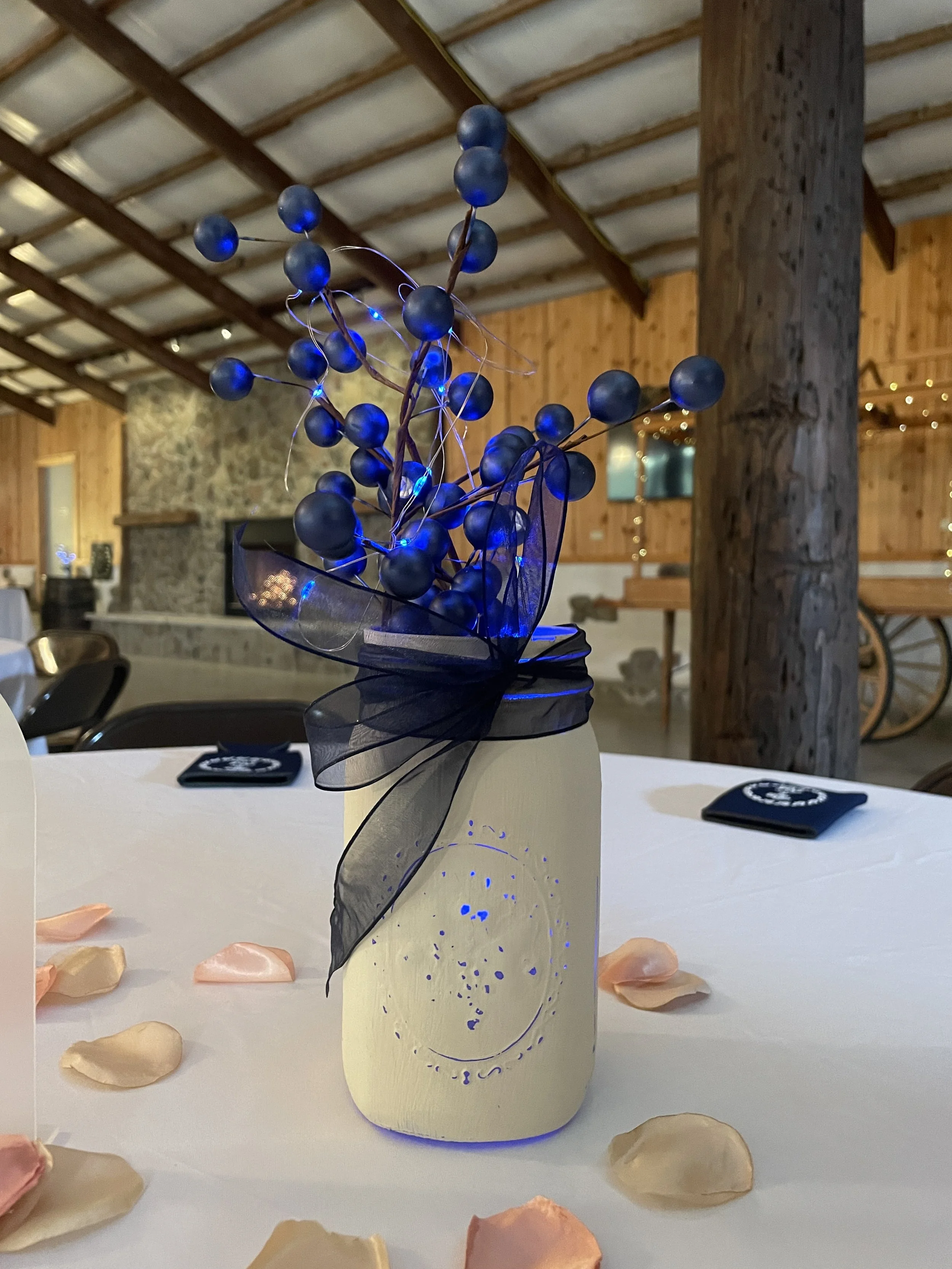 January wedding table decoration 