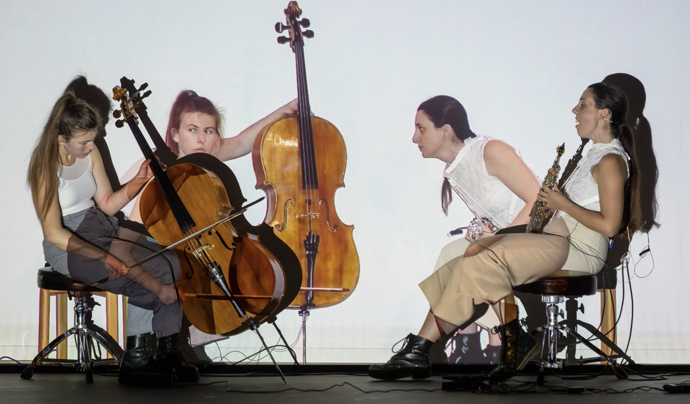Festival Playtime - ← CONTINGENCES →