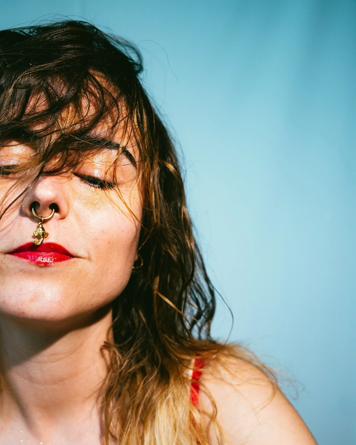 Prendre la mer,
se prendre la vague,
couler,
remonter &agrave; la surface,
apprendre &agrave; surfer,
prendre la vague, 
prendre la mer.

#photographe #portrait #autoportrait