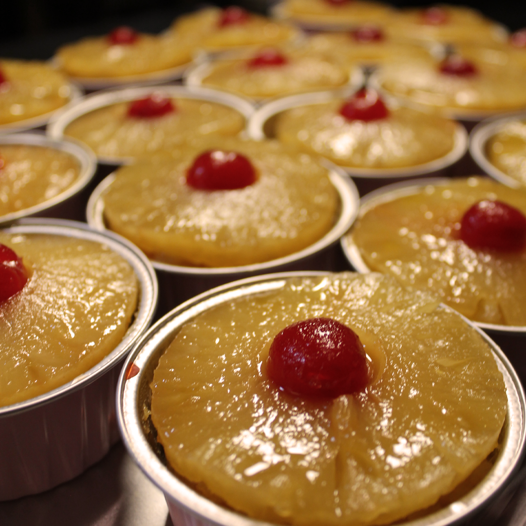 Mini pineapple cake without lid.png