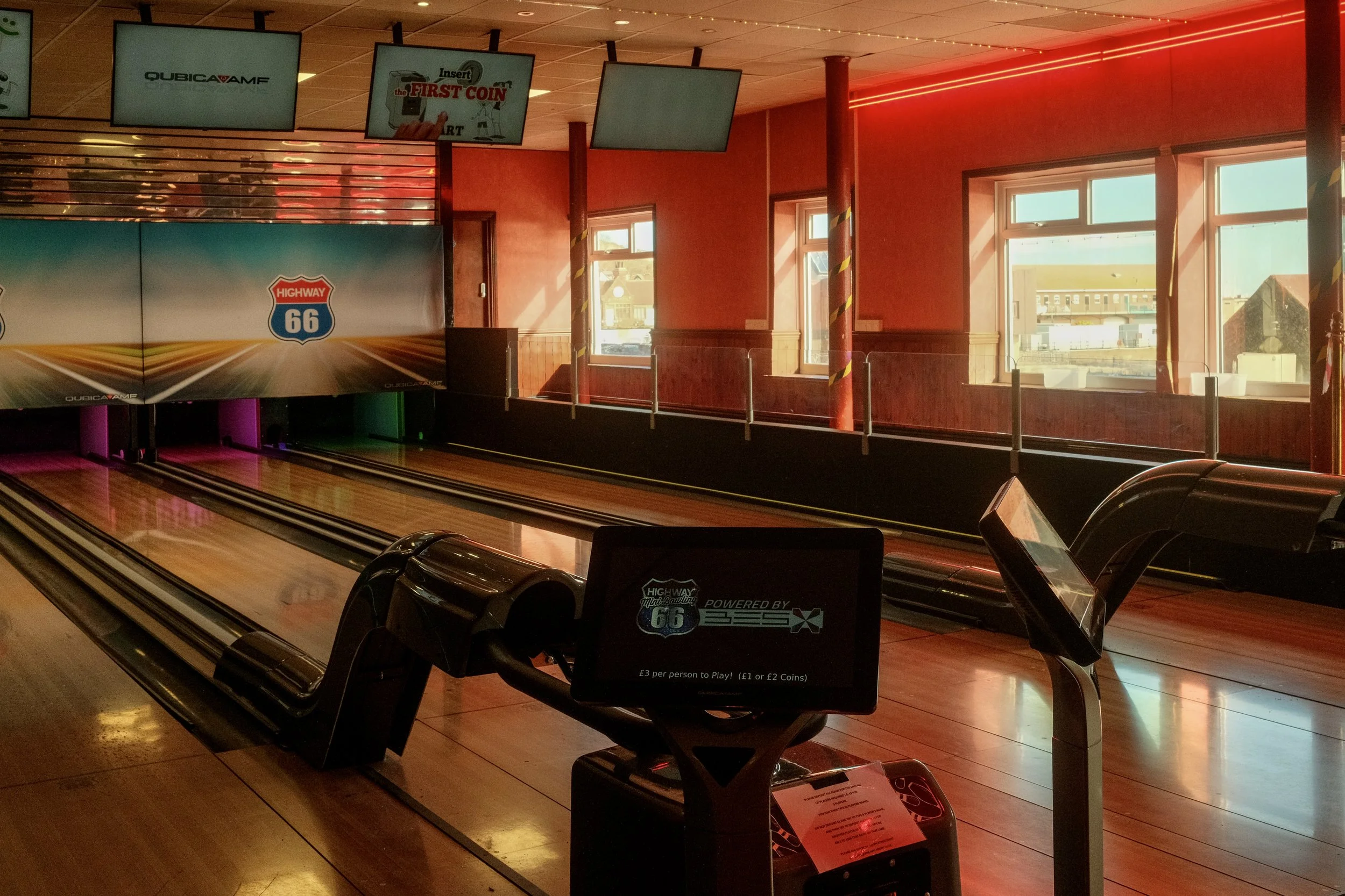 bowling-lanes-arcade-interior-scarborough-photography.jpg