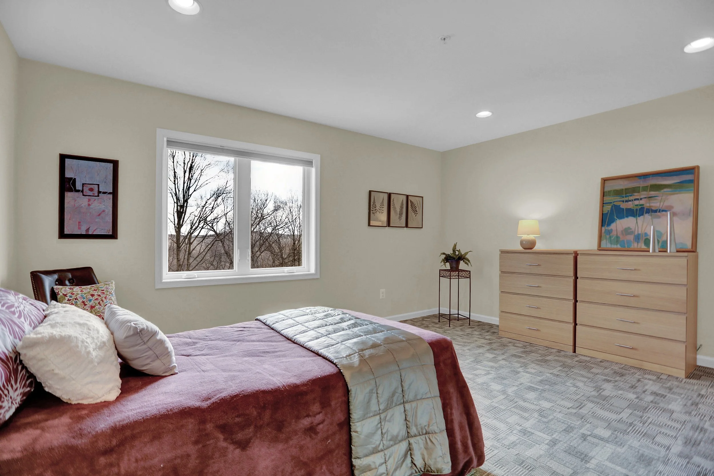 BedroomSuite2b.jpg