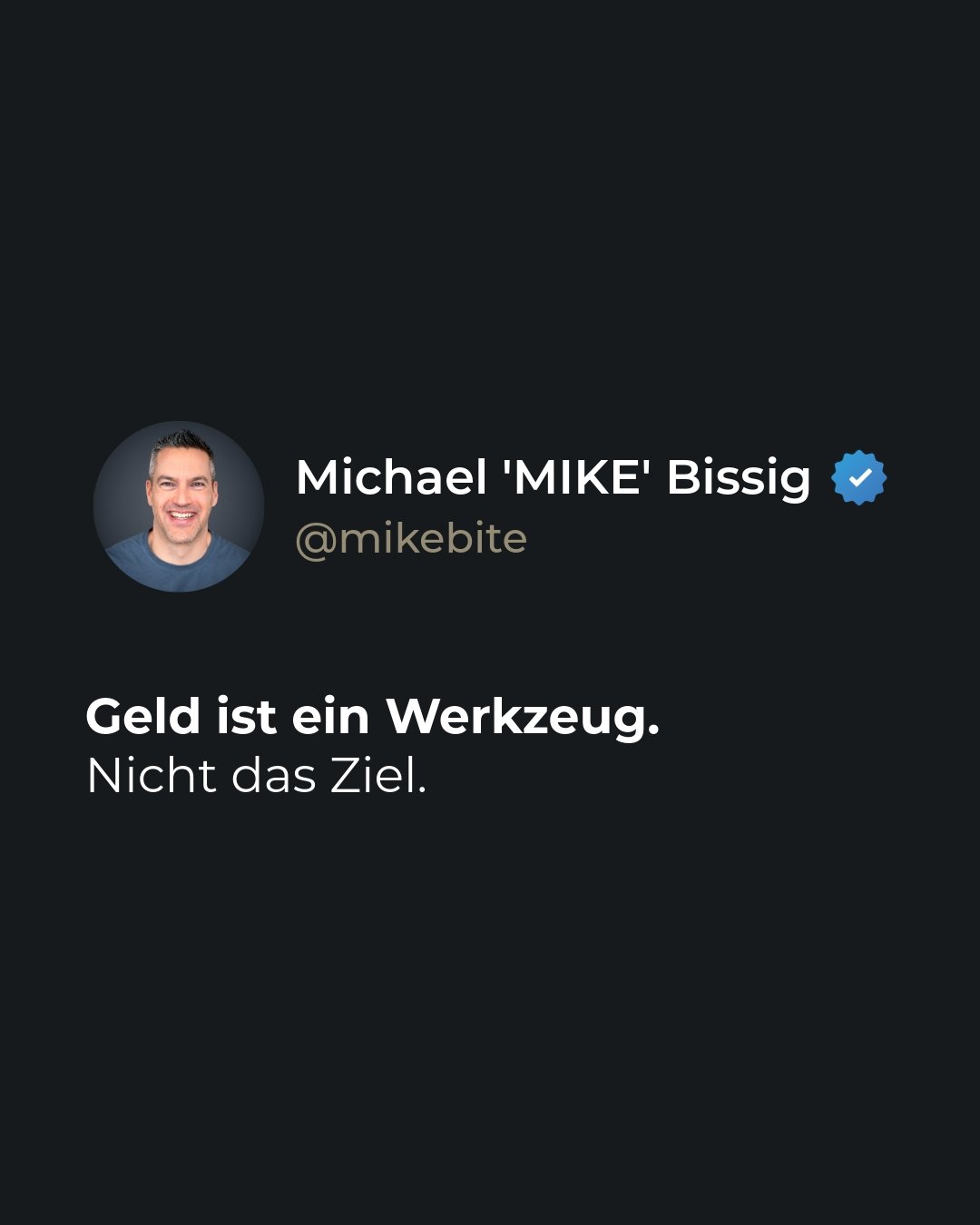 Mehr Umsatz. Mehr Gewinn. Mehr Wachstum.
Das sind die klassischen Ziele im Unternehmertum.

Und ja, das ist wichtig.
Ein gesundes Business braucht gute Zahlen.

Aber oft geht dabei etwas verloren.
Zeit.

Zeit f&uuml;r dich.
Zeit f&uuml;r deine Famili