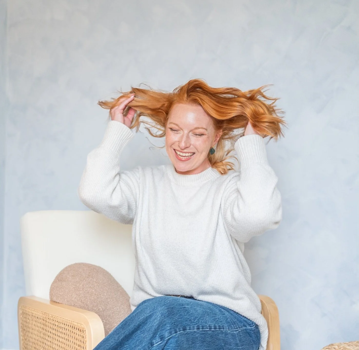 Red hair meets the blue wall 🥰Loving this playful reminder that brand shoots are meant to feel fun and carefree too. Beautiful work by @madalynyatescreative 📷