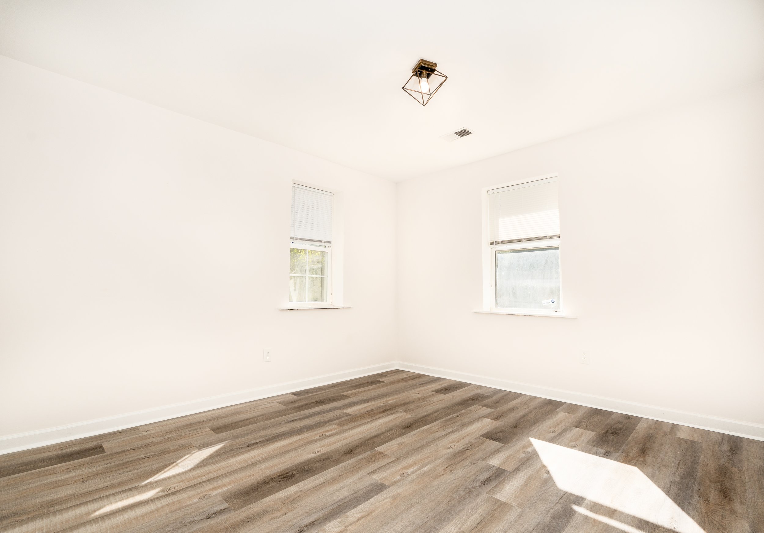 1045 Seaside Ln-8.jpg