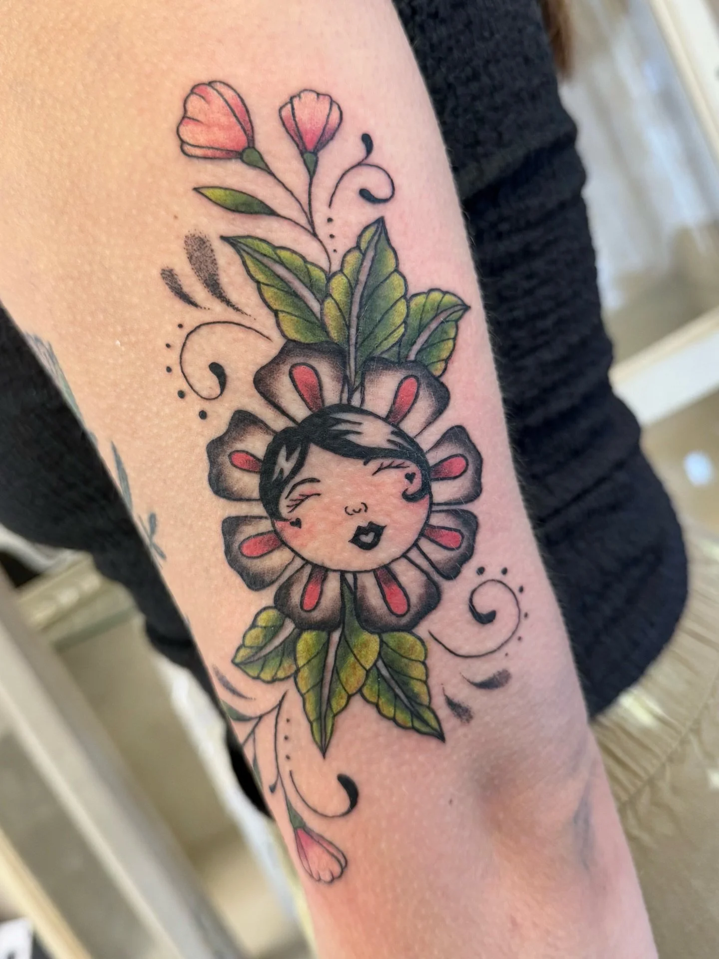 Flower face by @elliemac.tattoos