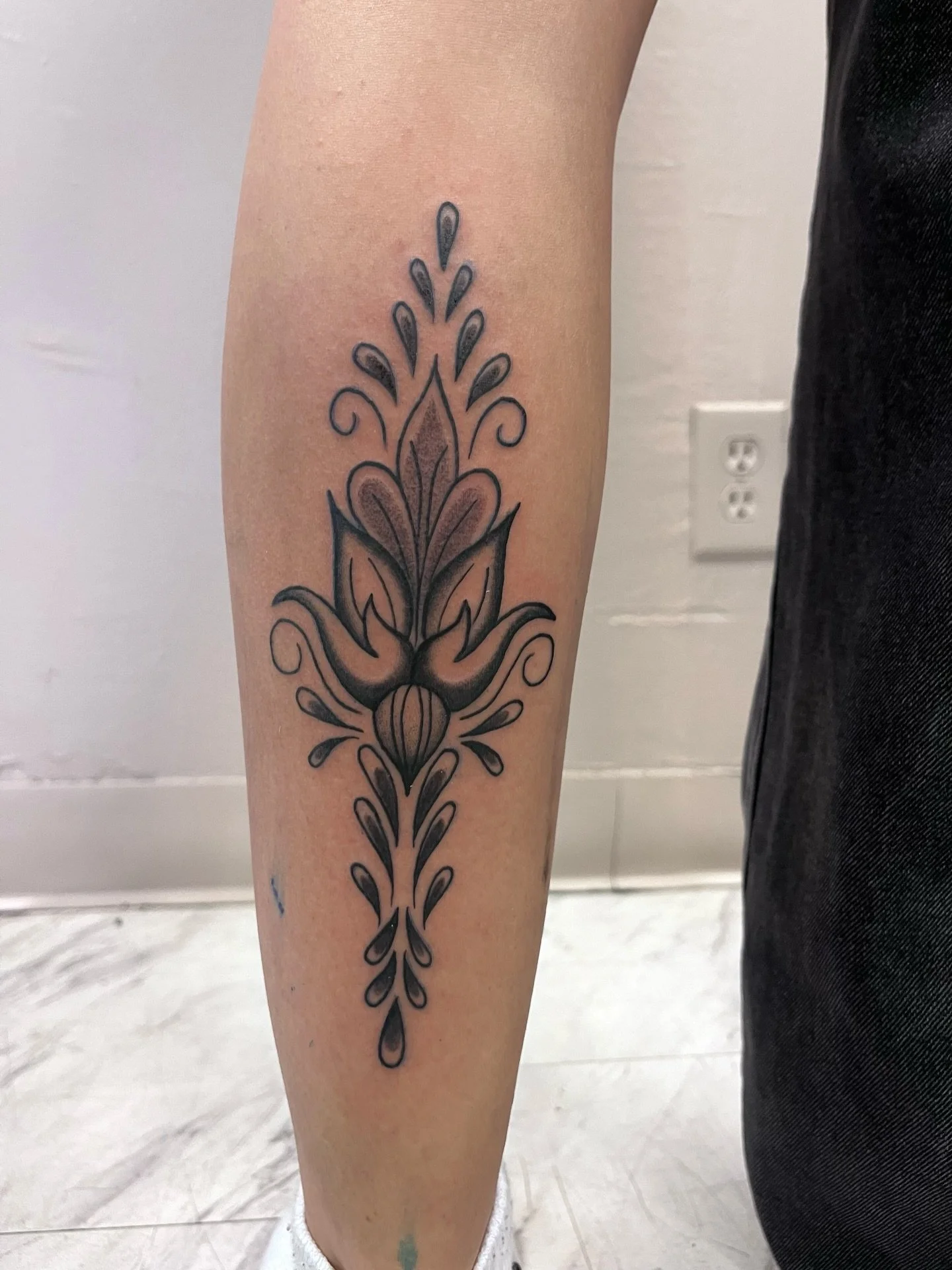 Ornamental flower by @laylaasart