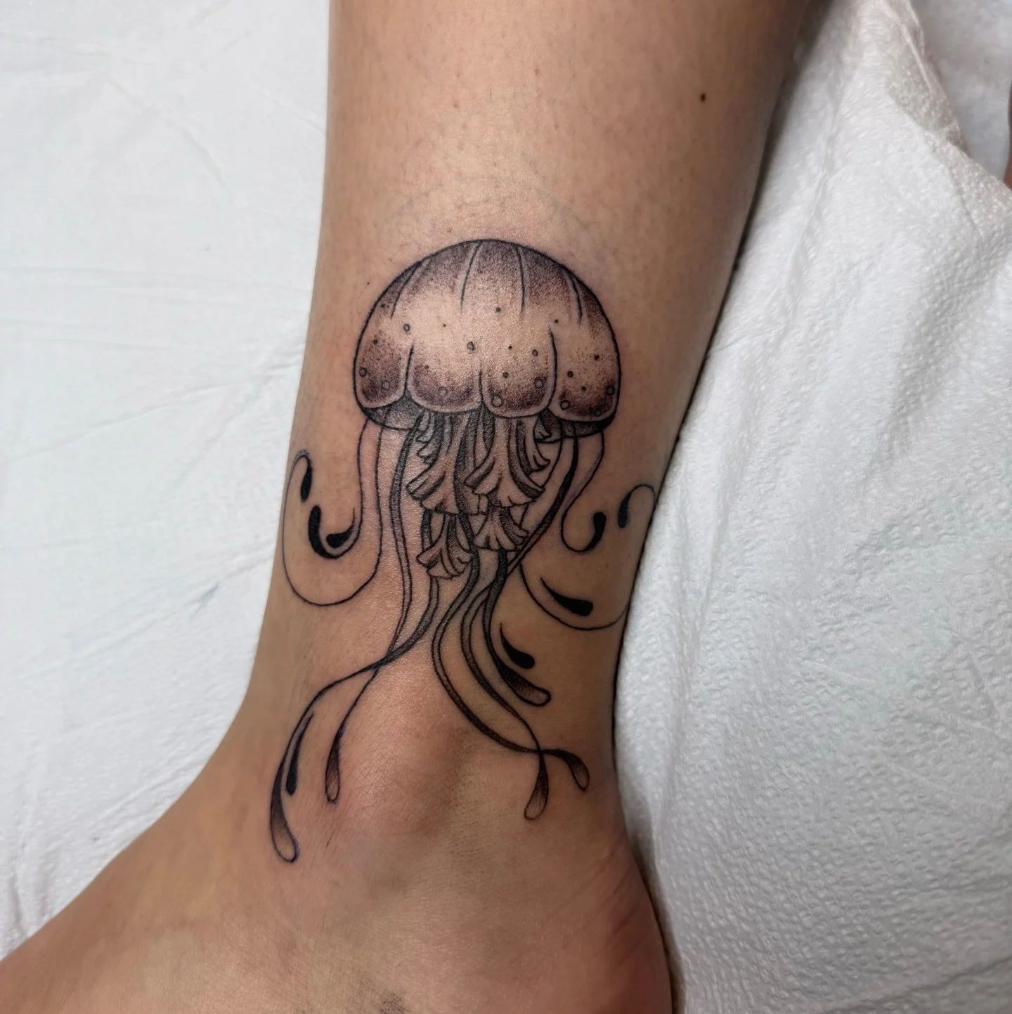 Jellyfish by @elliemac.tattoos