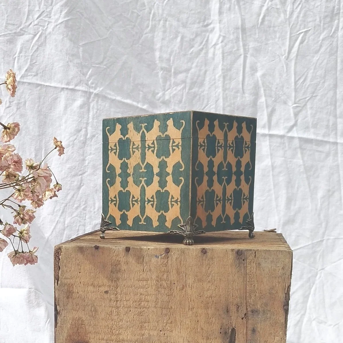 Présence Féline - Urne funéraire artisanale en bois pour chat