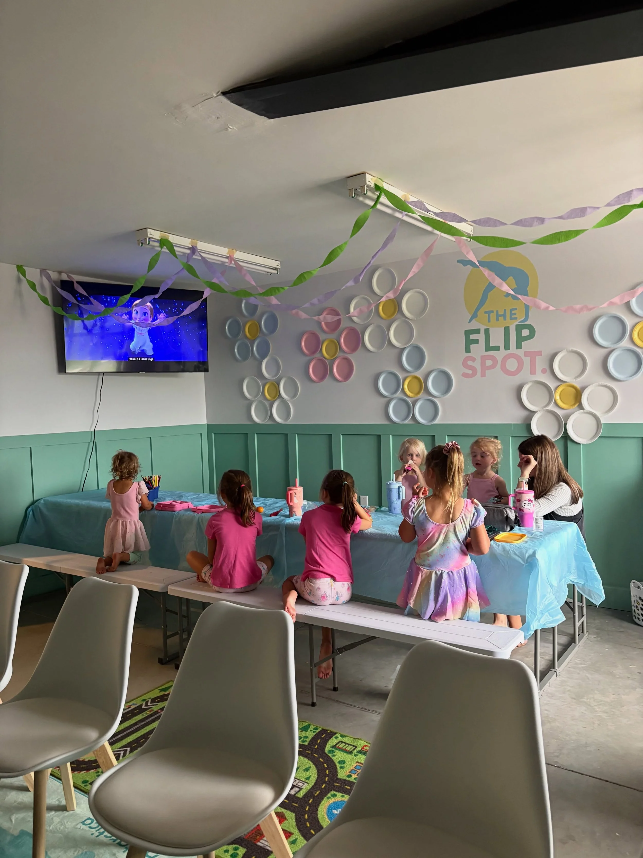 Princess Camp Day 1 was pure magic 👑✨ We loved spending the morning with our little princesses making memories, staying active, and having SO much fun 💖
.
.
.
.
#princess #summercamp #chattanoogamoms #theflipspot #summerfun
