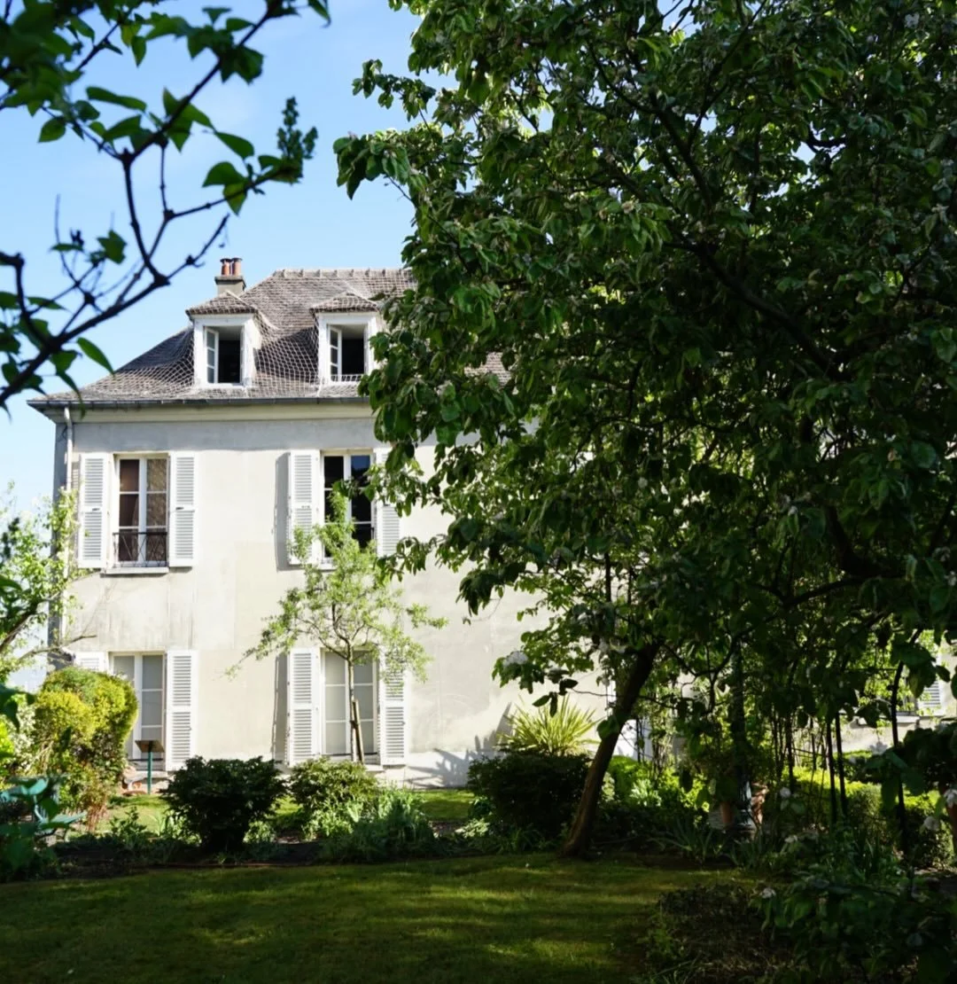 things that paris reminded me:

slow down and take an hour for lunch
see your friends as often as you can 
put your phone away in the grocery line
wear an outfit that makes you feel confident 
it&rsquo;s always worthwhile to show appreciation 
sit in