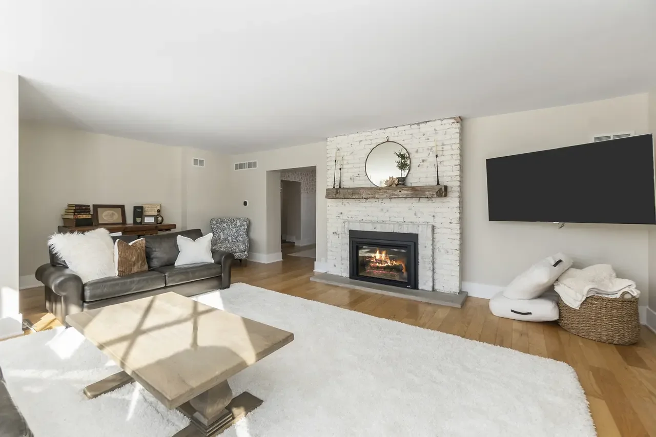 Minimal vs. Maximal: Which Interior Design Style Speaks to You?