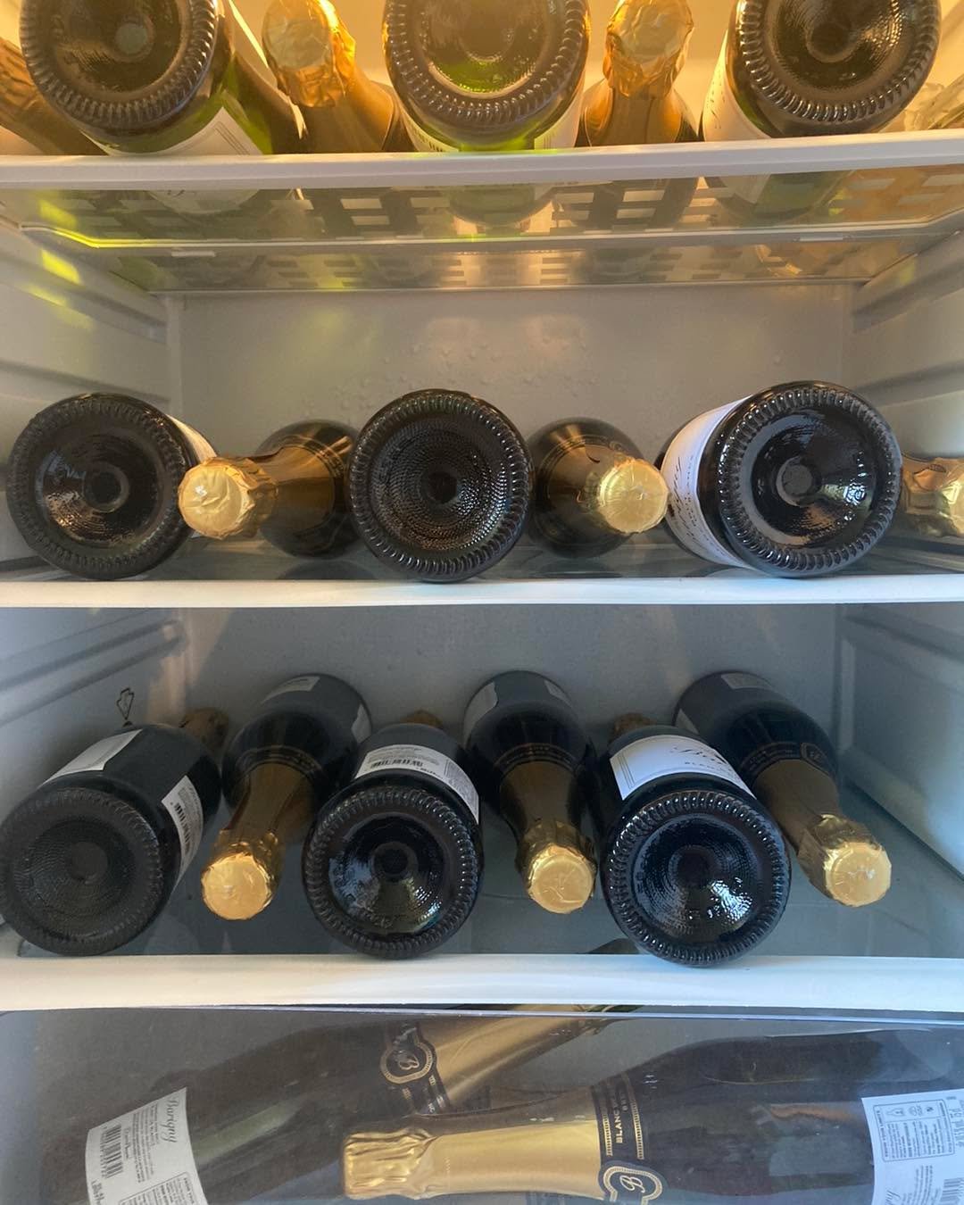 Thats the choir warmed up and the fizz chilled down- we’re concert ready! See you at 7.30pm! 
#musicforasummerevening #borderschamberchoir #fizz #music #summerconcert #folksongs #madrigals