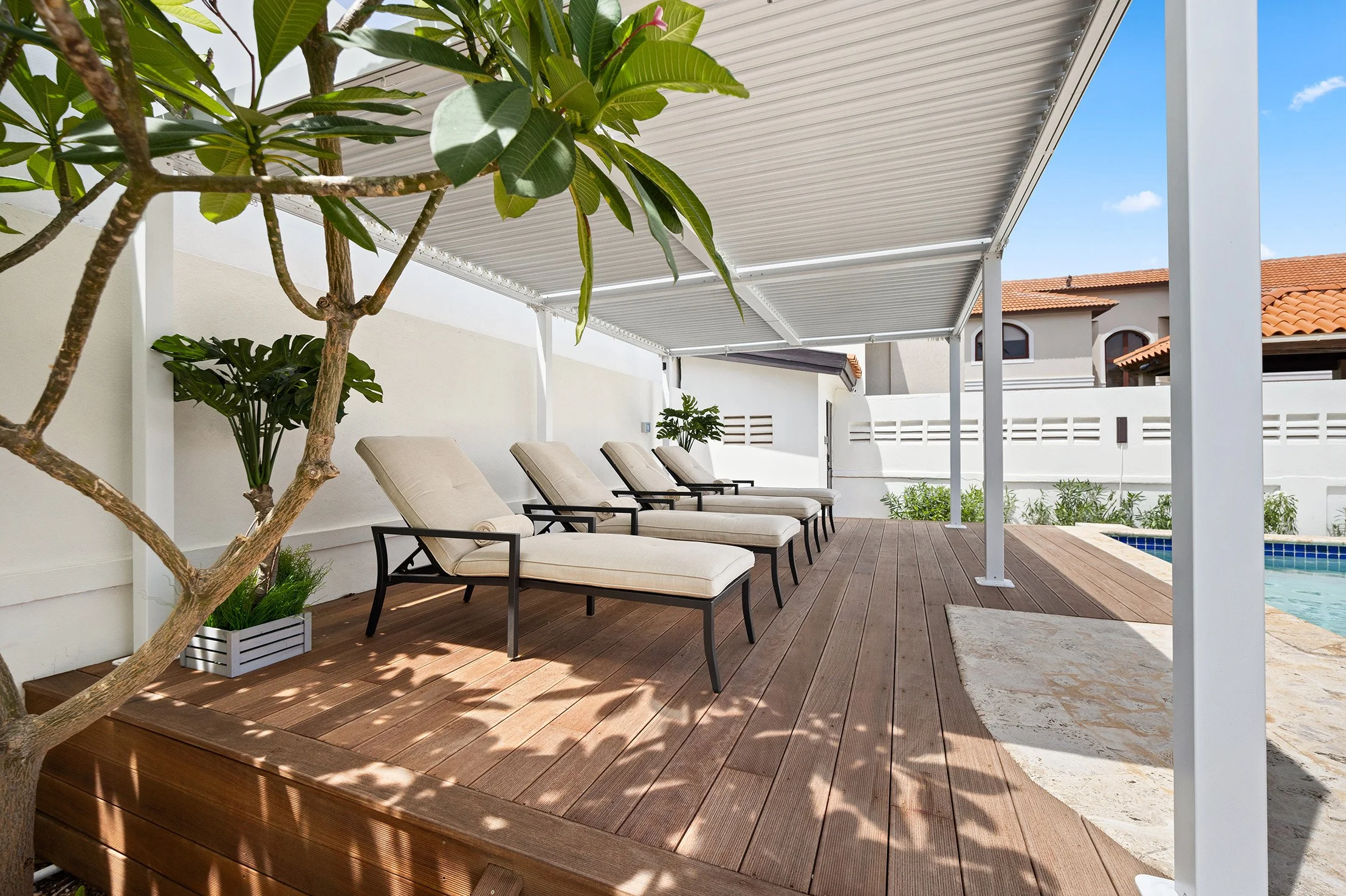 Reina Del Sol Kosher Villa in Aruba - Pergola