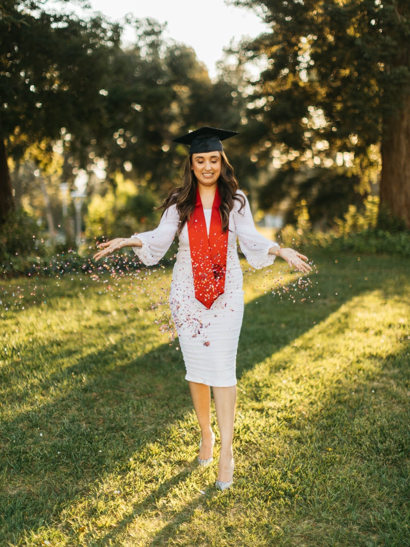 Yes, expect me to post hella grad sessions in the upcoming weeks! Have you booked your session already?! Book your session now and don&rsquo;t procrastinate! 📖 

#sfbayareaphotographer #graduation #bayareagraduationphotographer #sfbay