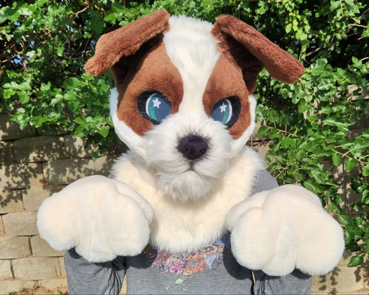This silly terrier puppy reeeeaaaallly wants to come home with you 🥺 they promise to only dig a couple holes in your yard. Built on a @stuffedpandastudios moving jaw base, this critter comes with paws and a little wiggly tail for 2200USD! Bodysuit a