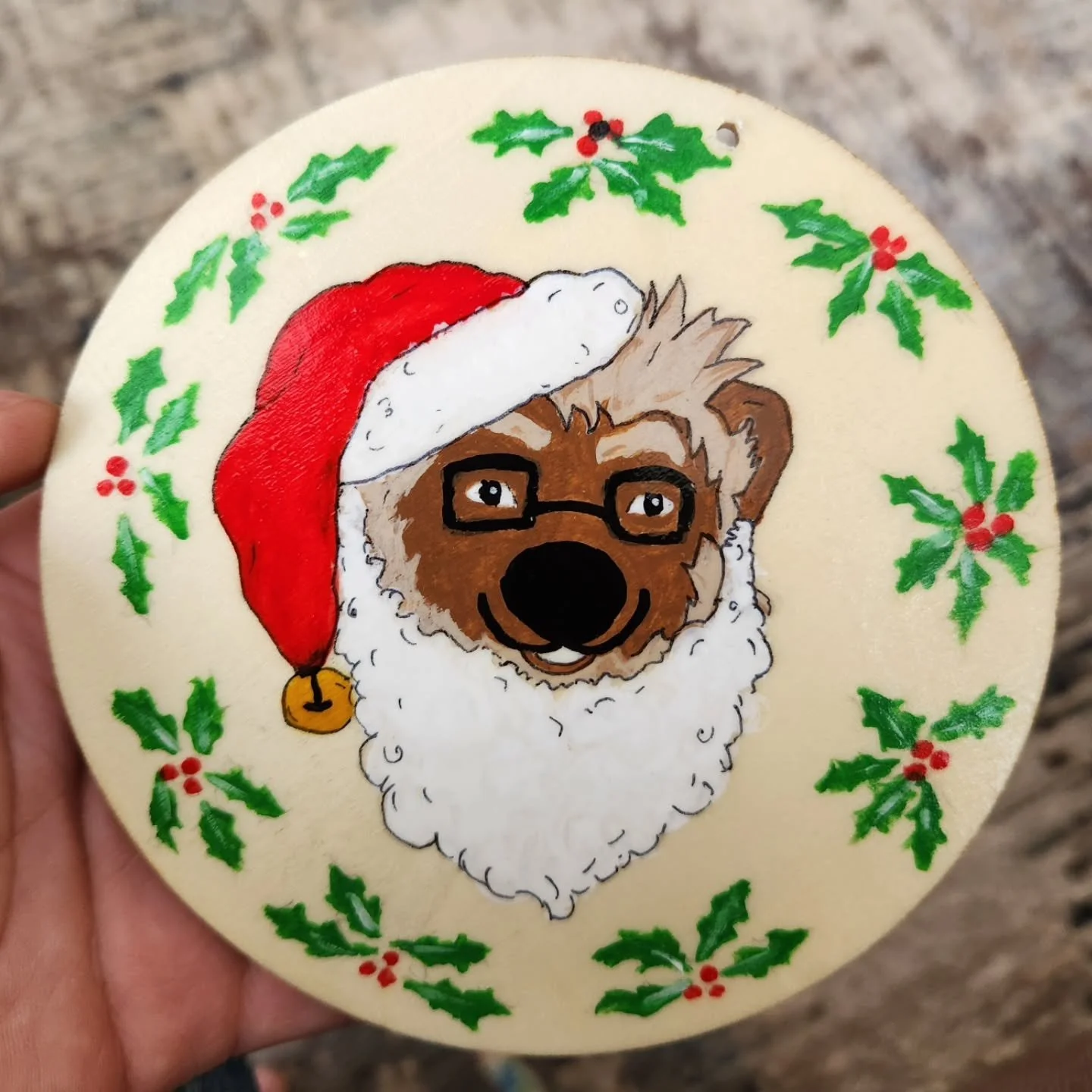 Every year since we were born, my parents have given my sister and I Christmas ornaments related to the year. This year, my mom handpainted my sona for my ornament 😭😭 they're the best. (Included pics of the whole tree + my wife's ornament for the y