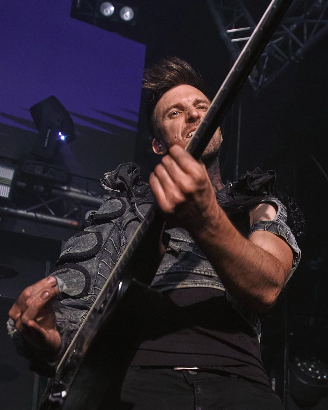 Smash into pieces 3.jpg