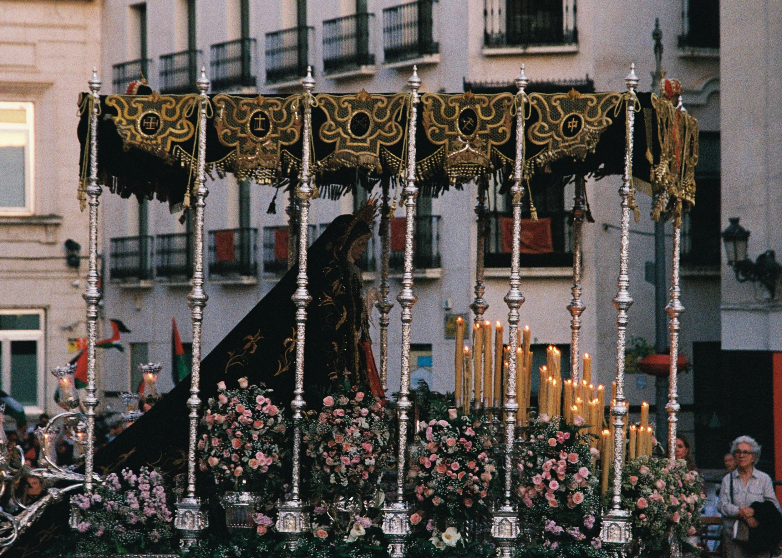 R1-03737-0018.jpg